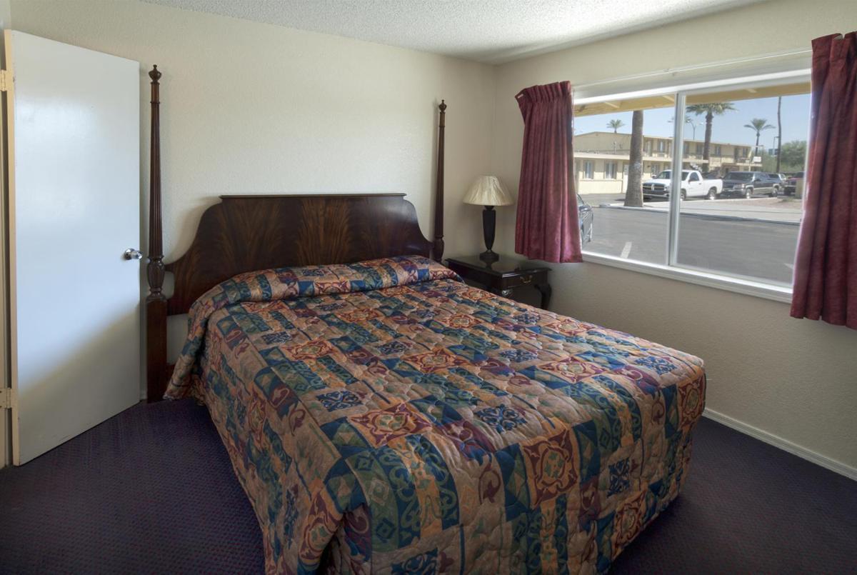 American Executive Inn Меса Екстериор снимка