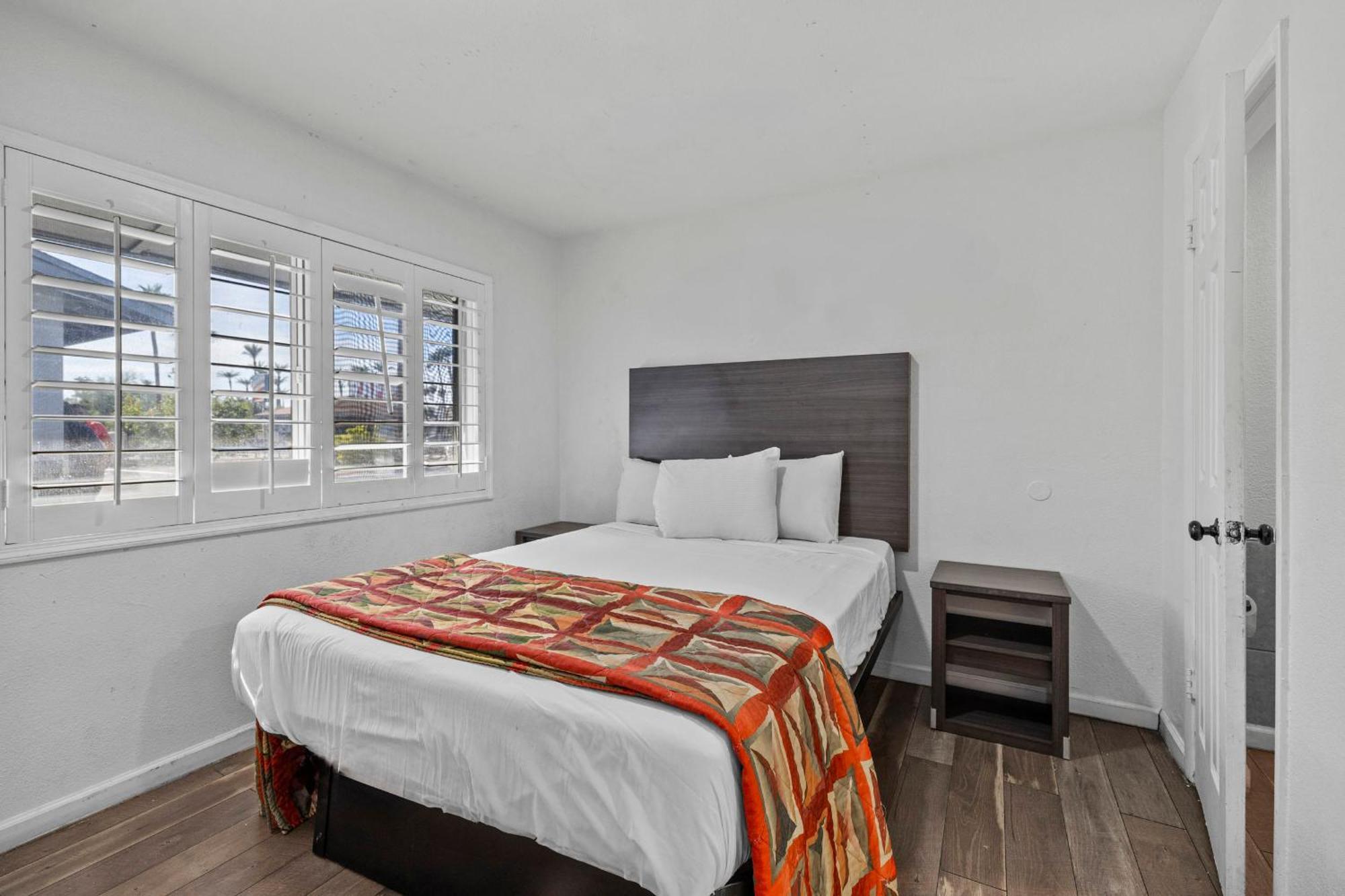 American Executive Inn Меса Екстериор снимка