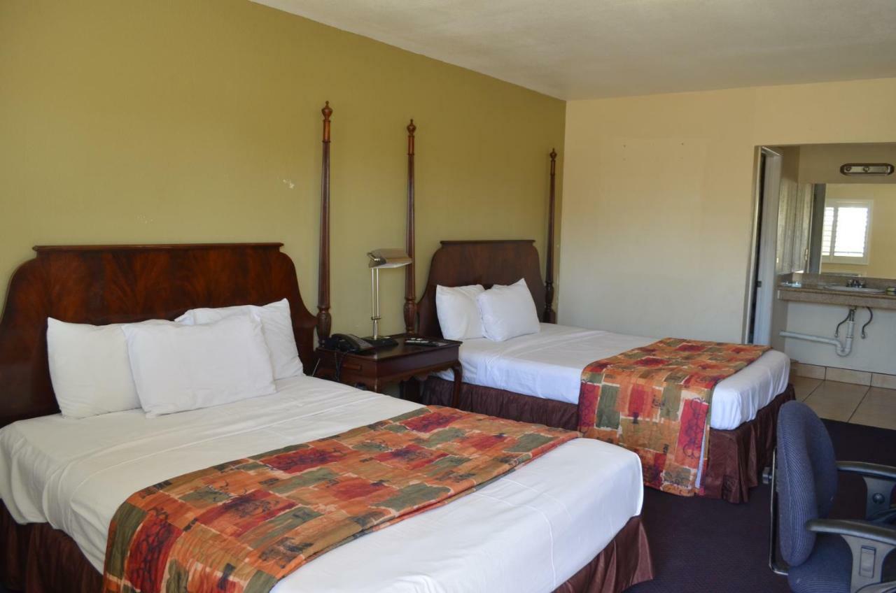American Executive Inn Меса Екстериор снимка