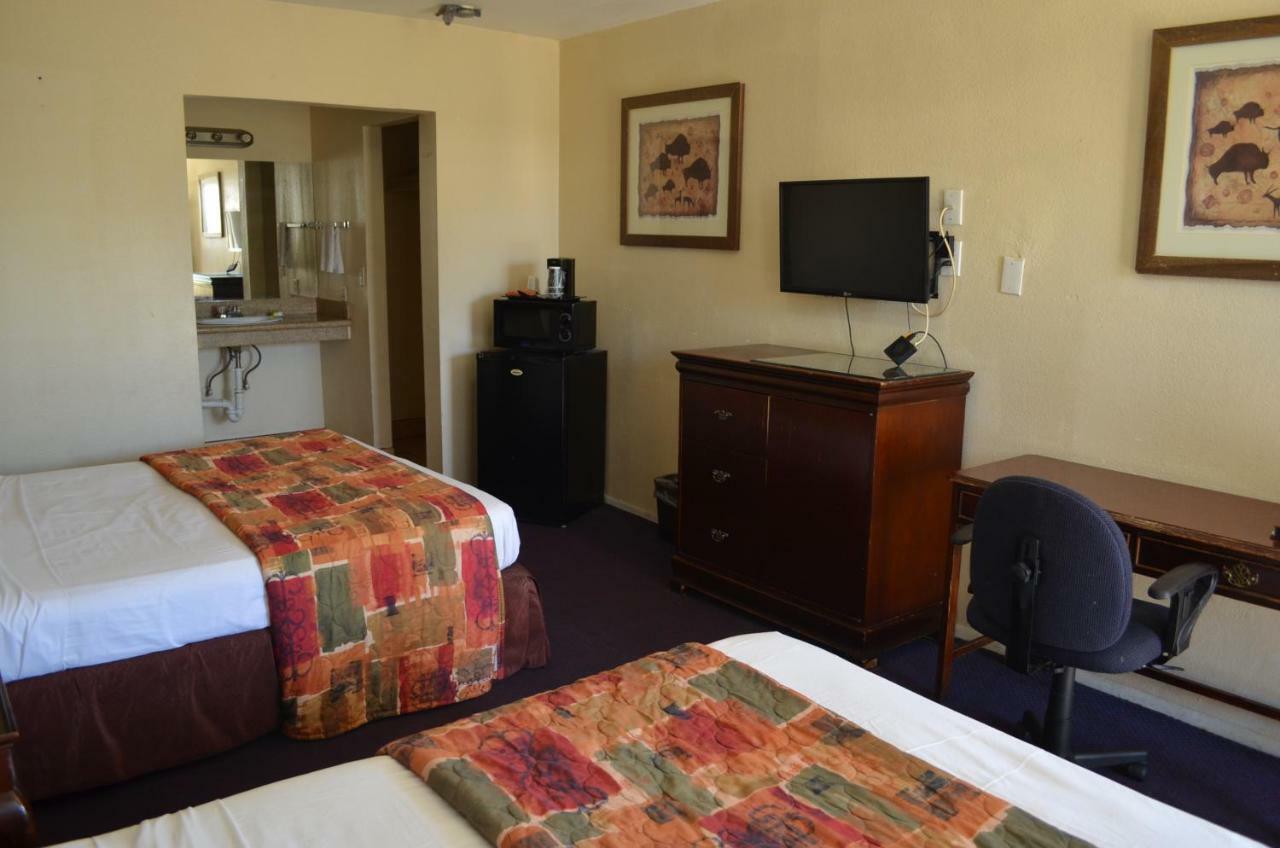 American Executive Inn Меса Екстериор снимка